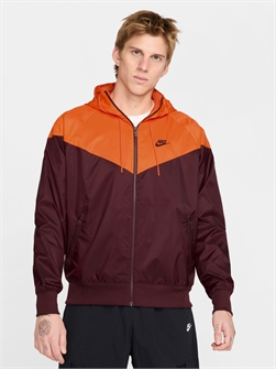 {{photo.Alt || photo.Description || 'Ветровка мужская NIKE M NK WVN LND WR HD JKT'}}