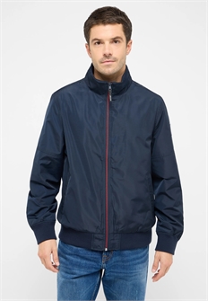 {{photo.Alt || photo.Description || 'Ветровка мужская MUSTANG Limon'}}